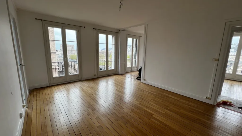 Peinture intérieure blanche dans un appartement au Havre
