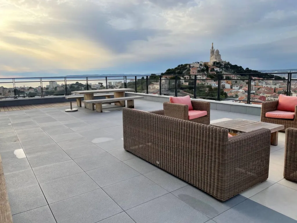 Notre zone d'activité pour ce serviceTravaux d’étanchéité sur toiture plate Cannes, Nice, Antibes et Alpes maritimes suite à infiltration d’eau dans un mur intérieur, avec intervention rapide et devis gratuit en urgence