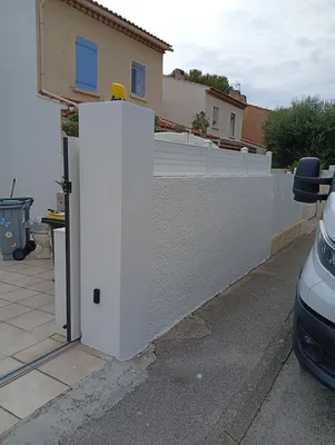 Reprise peinture muret avec fissure Sainte-Maxime