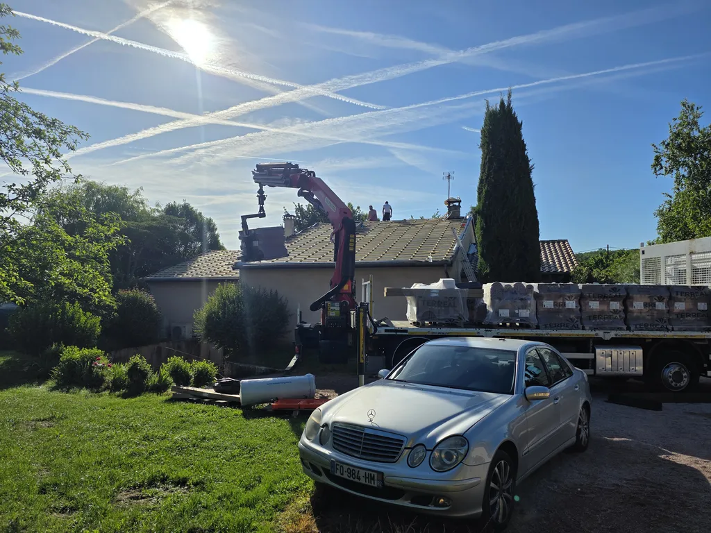 Réaliser une remise à neuf de toiture et renforcement de charpente à Uzès