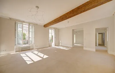 En exclusivité un appartement d'exception dans un Hôtel particulier avec jardin au coeur de Saint-Germain-en-Laye