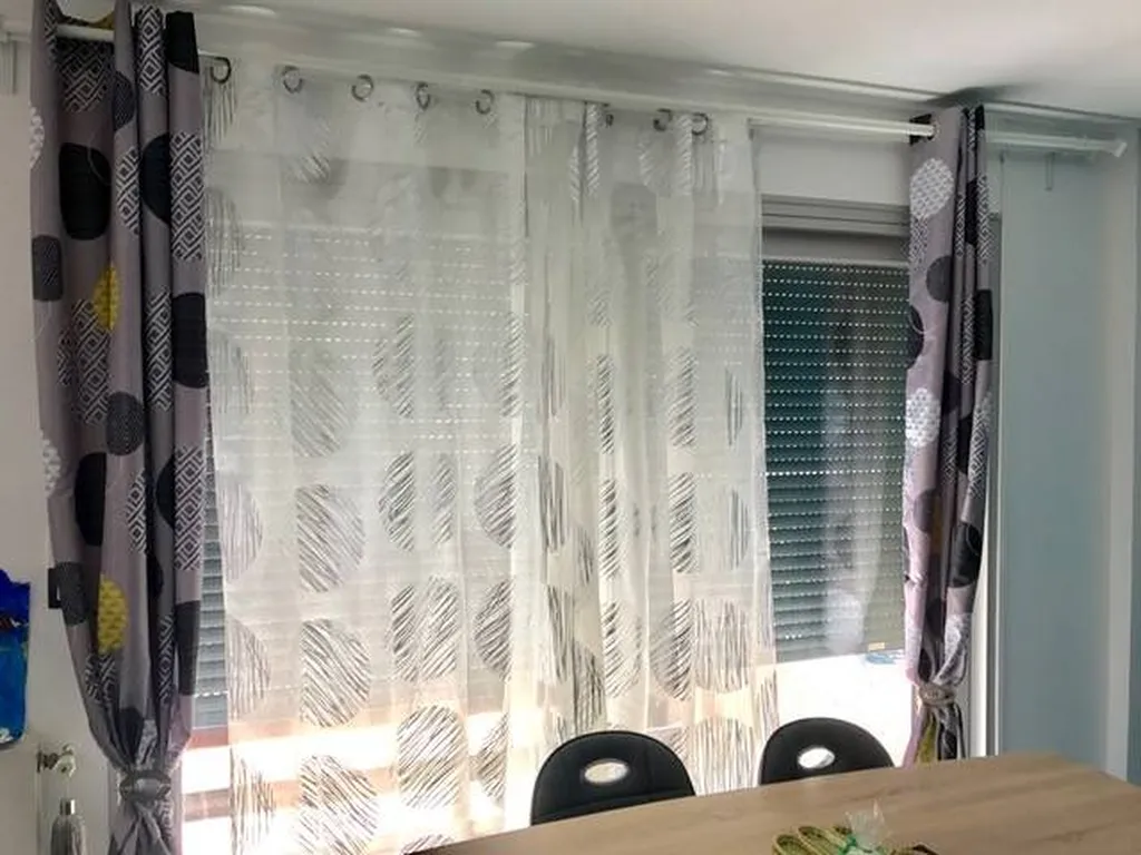 Volet roulant électrique en ALU gris anthracite vue de l'intérieure à BOUC BEL AIR