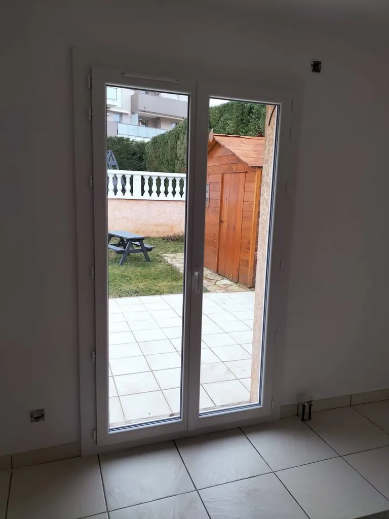 Pose de menuiseries en PVC à Villeurbanne