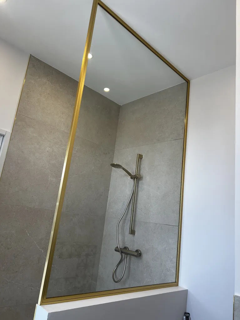 Paroi de douche sur mesure à LYON
