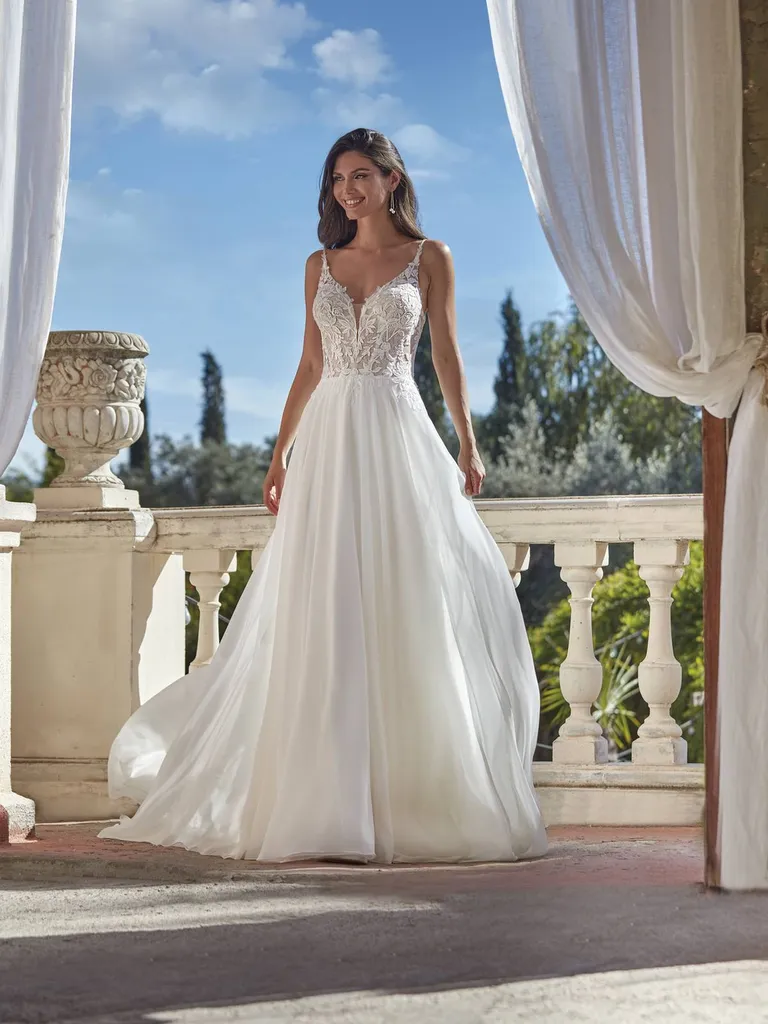 Robe de mariée fluide avec dentelle Marseille