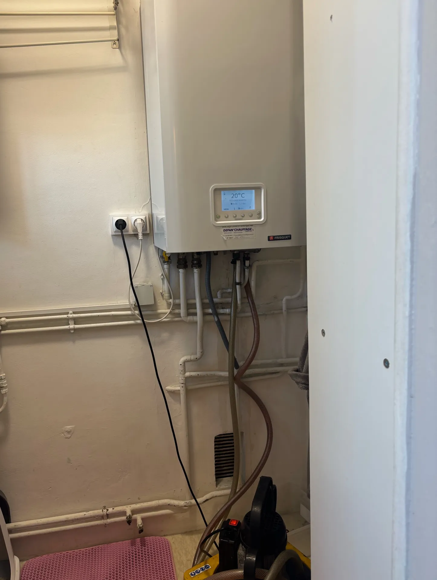 Détartrage complet d’une chaudière Frisquet et du réseau sanitaire à Noisy-le-Sec