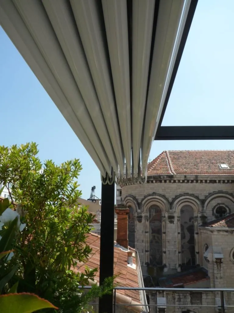 installateur de pergola aluminium sur mesure pour terrasse avignon