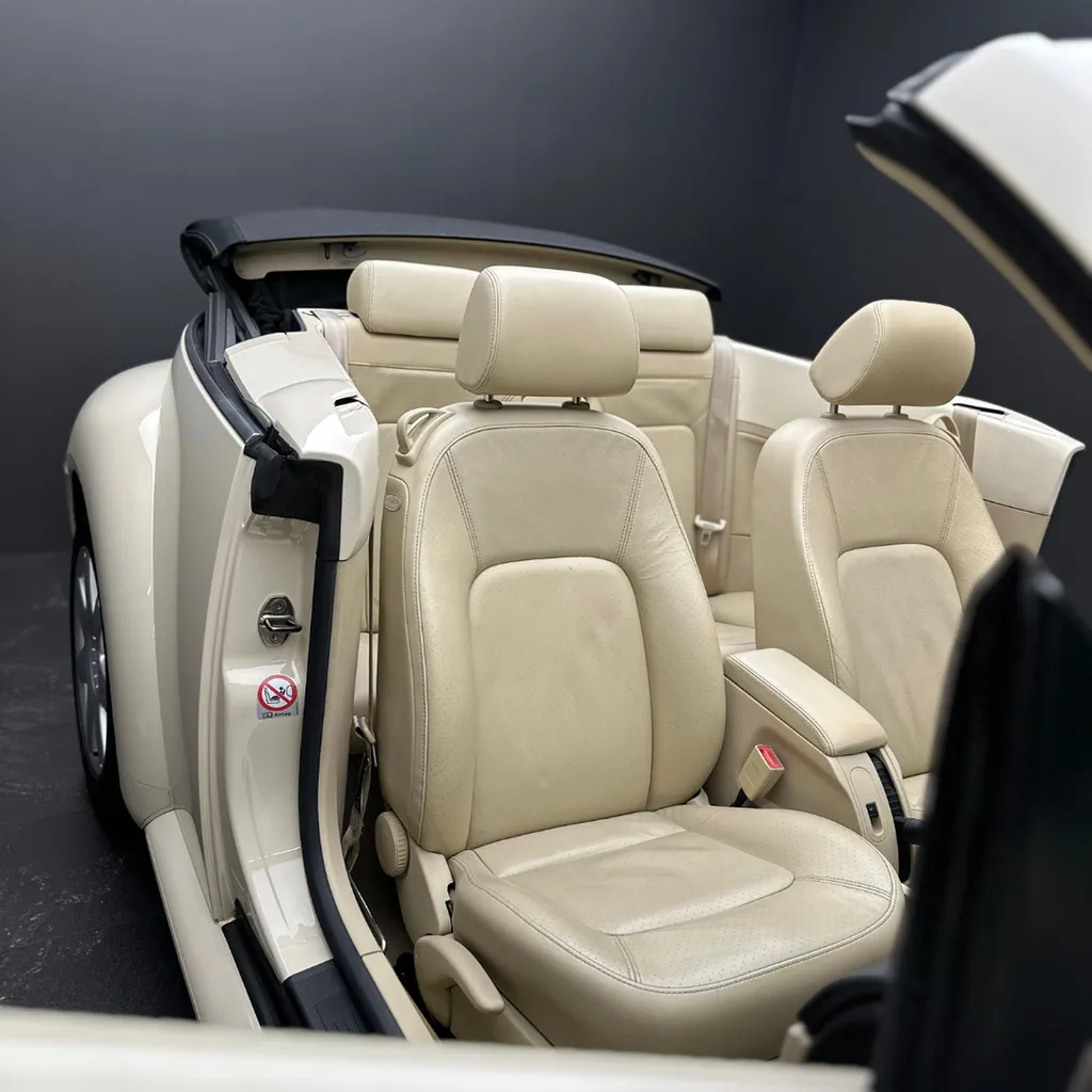 Rénovation intérieure complète d'une Volkswagen New Beetle Le Mans (72)