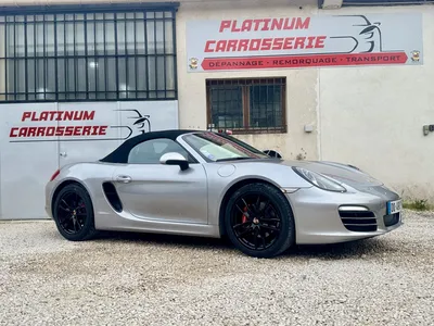Réparation carrosserie sur une Porsche Boxster spécialiste dans la région de Marseille à Carnoux