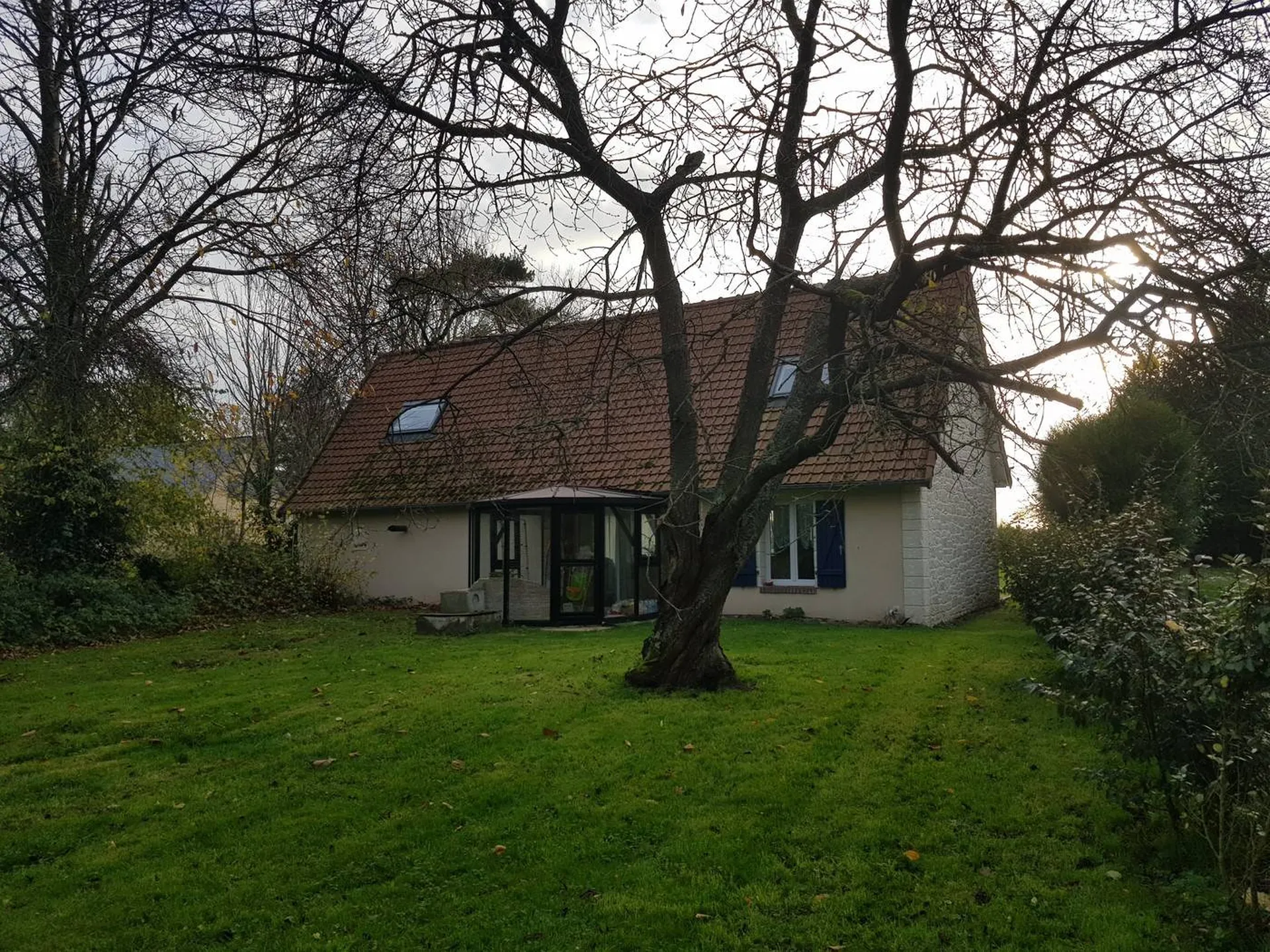 a vendre grange rénovée de 2 chambres, plage et commerces en velo à 5 minutes