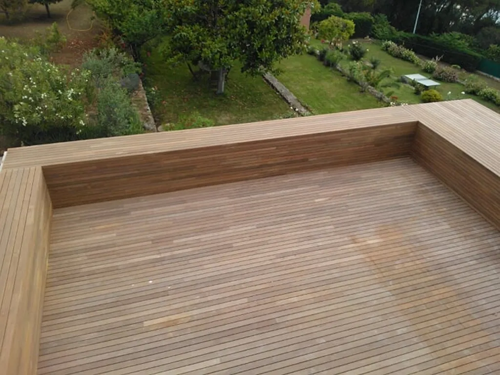 Pose d'une terrasse en Cumaru à marseille