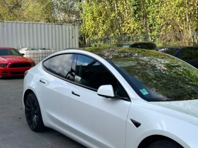 Vitres teintées et protection thermique sur tesla model 3 Performance livré au Tesla center de Rennes
