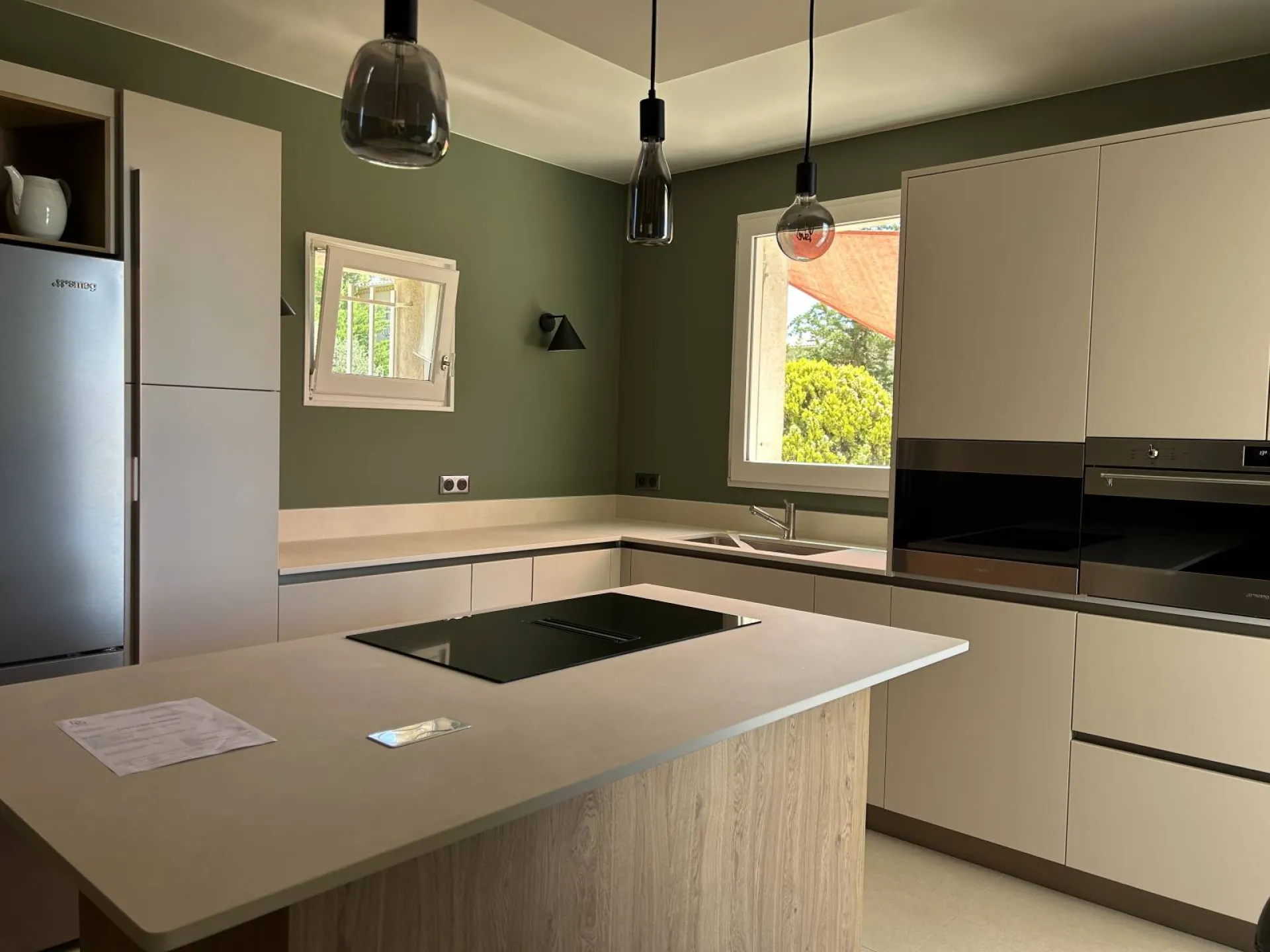 Vente et installation d'une cuisine épurée haut de gamme de fabrication italienne à St Cyr sur Mer dans le 83