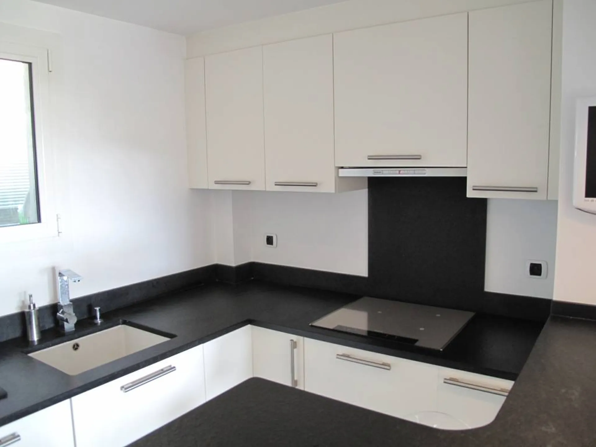 Cassis rez-de-jardin à la vente