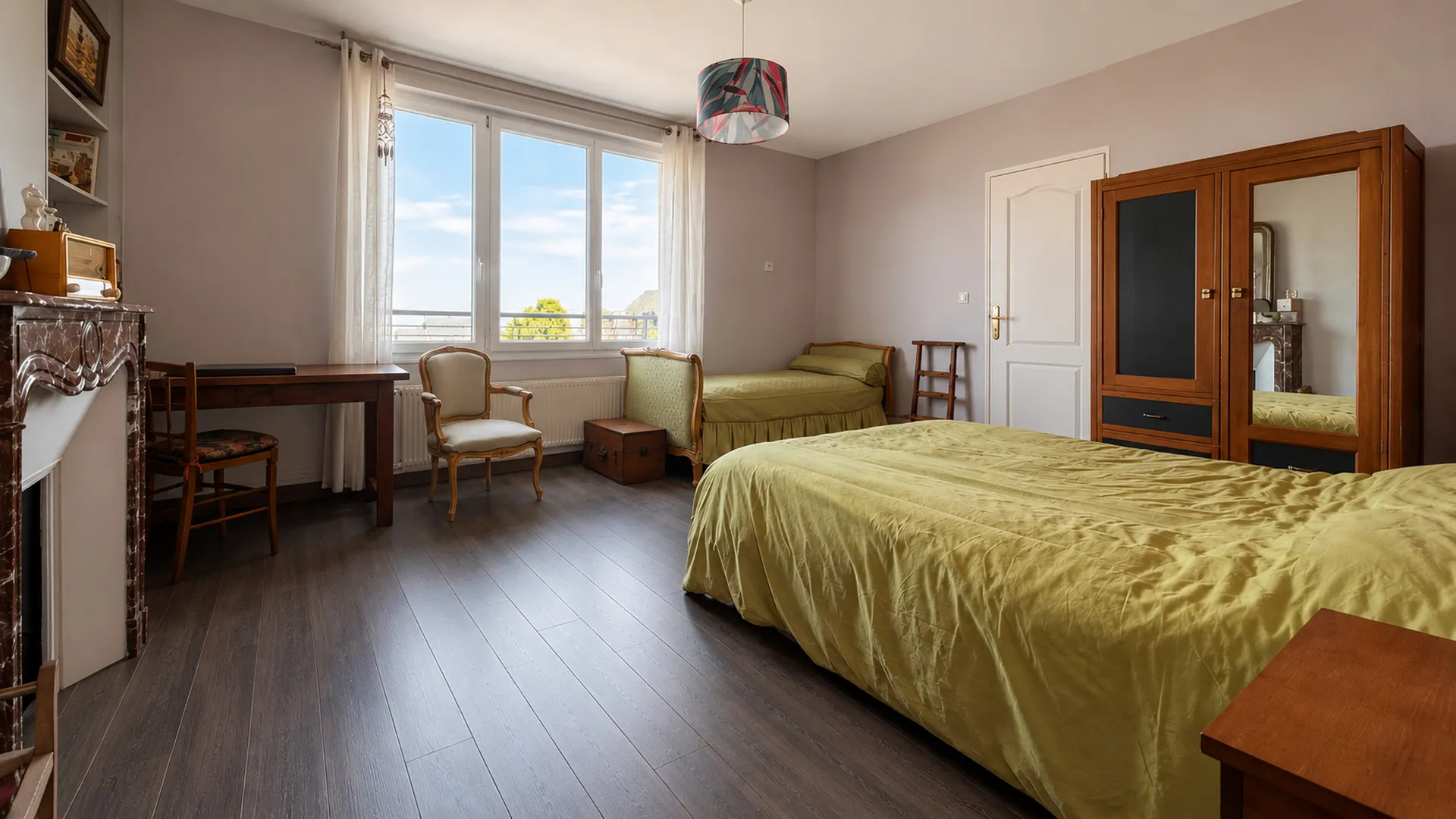 VUE MER - maison de 269m² habitables et 4 chambres, édifiée au coeur du Tréport, Normandie 76.