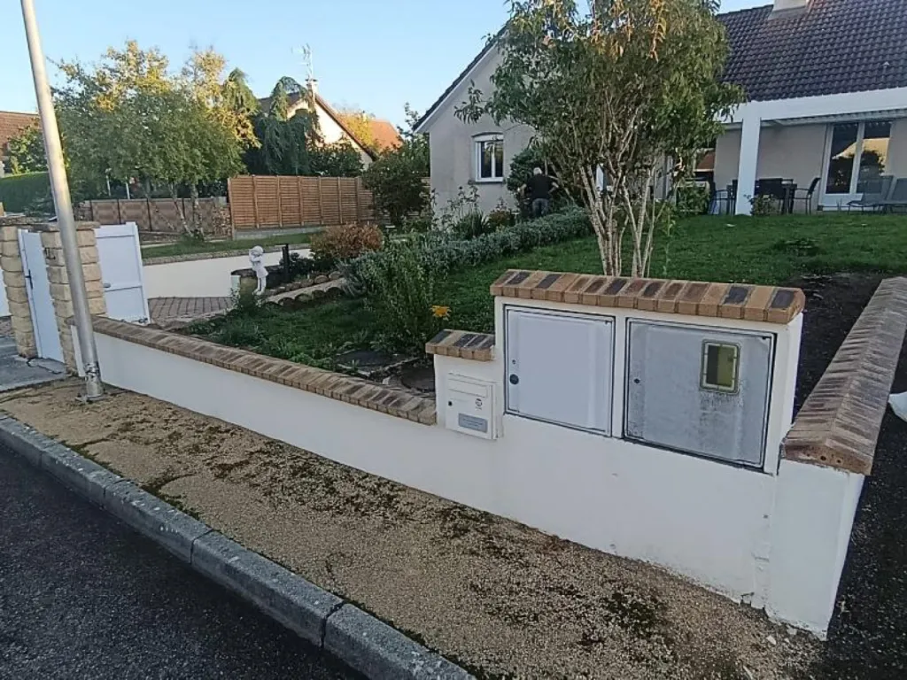 Pose de clôtures aluminium thermolaquées modèles Pannecière et Yate à Quetigny
