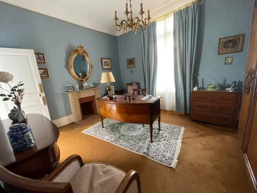 A saisir magnifique maison bourgeoise de 275 m² édifiée sur un terrain de 1119 m²