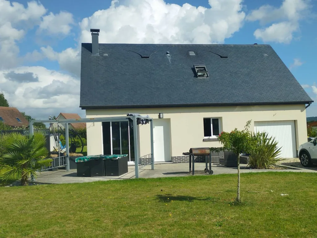 Maison récente de 2015, à vendre, en très bon état général et située à Notre Dame de Bliquetuit .