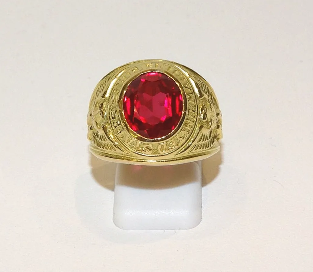 Chevalière pour homme en or 18 carats. 