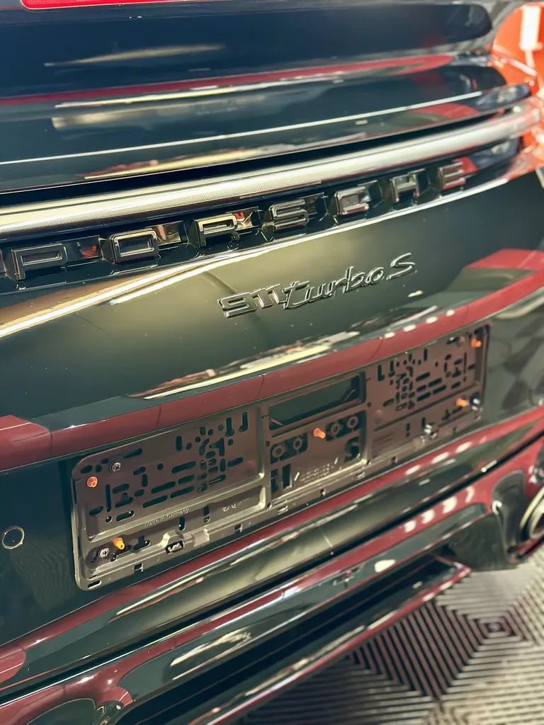 protection PPF automobile Lyon traitement céramique carosserie Porsche 992 Turbo S cabriolet 