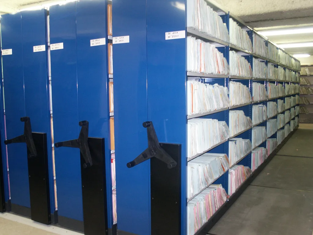 Trouver et Installer un système de rayonnage mobile pour l'archivage haute densité à Toulouse et en Île-de-France