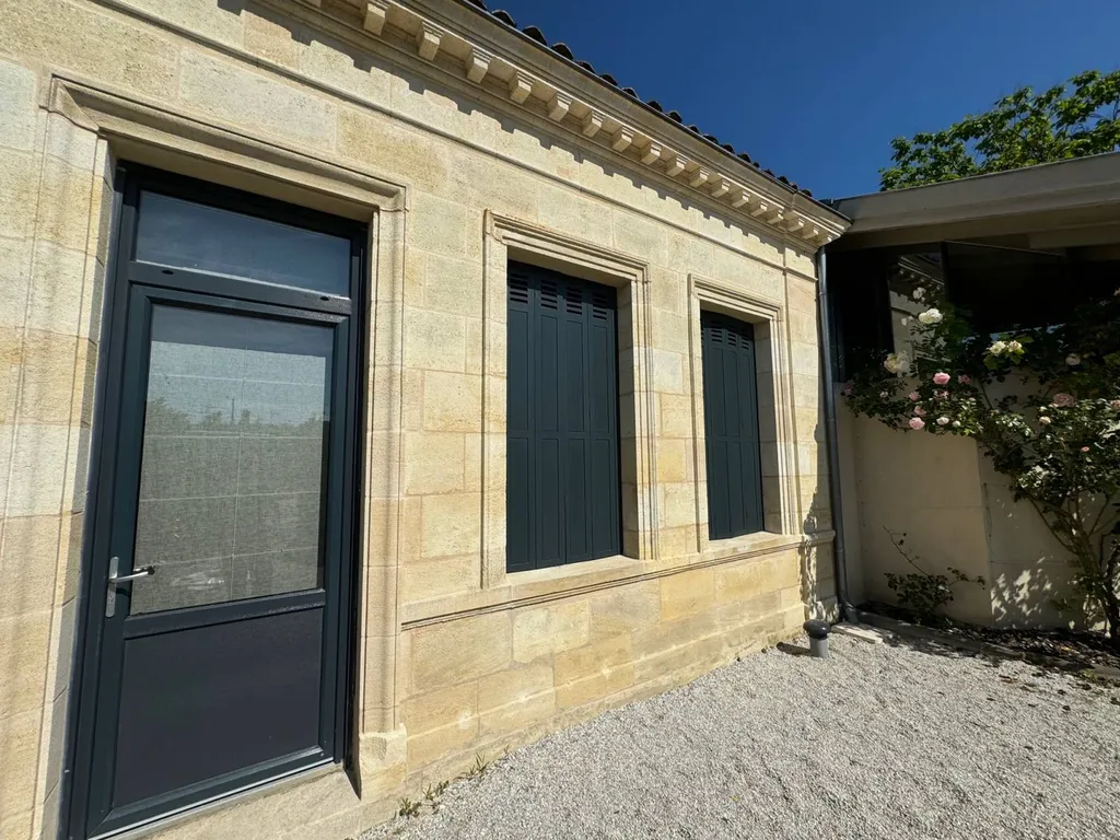 Vue Extérieure Volets à brisure Bordeaux