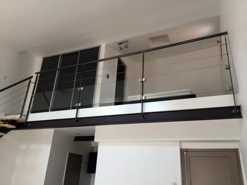 Escalier ¼ tournant avec limon central sur Aix en Provence