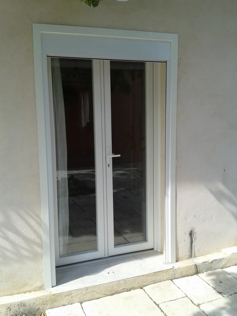Fenêtre pvc ouvrant à la française sur Martigues