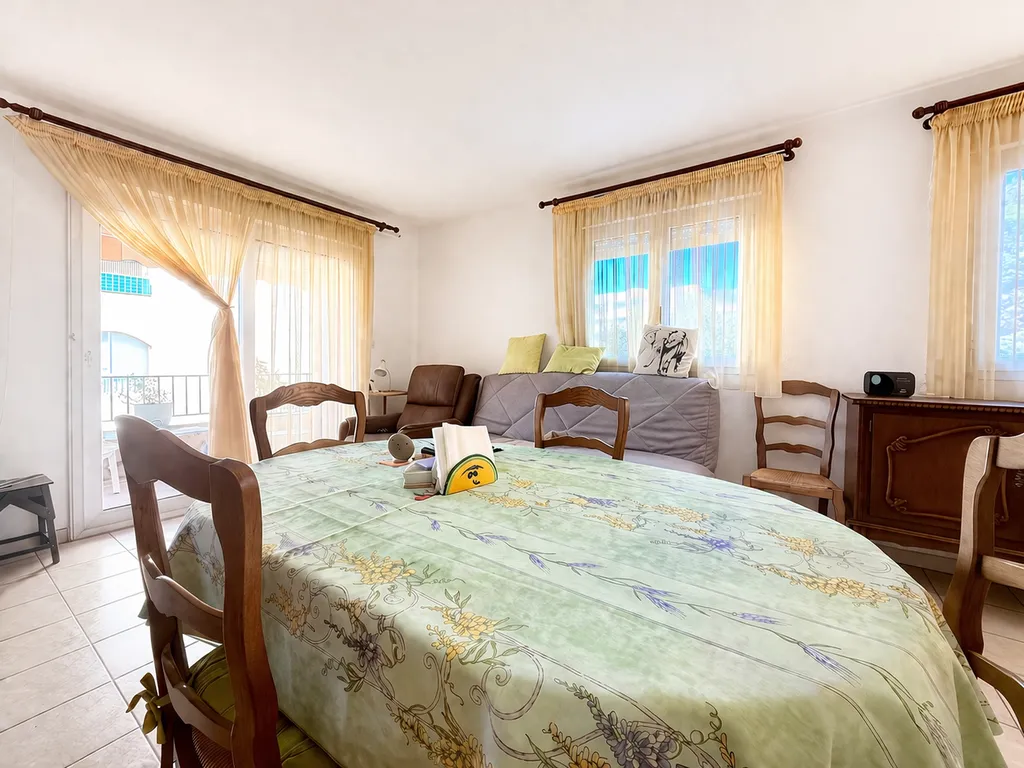 Salon appartement Six-Fours