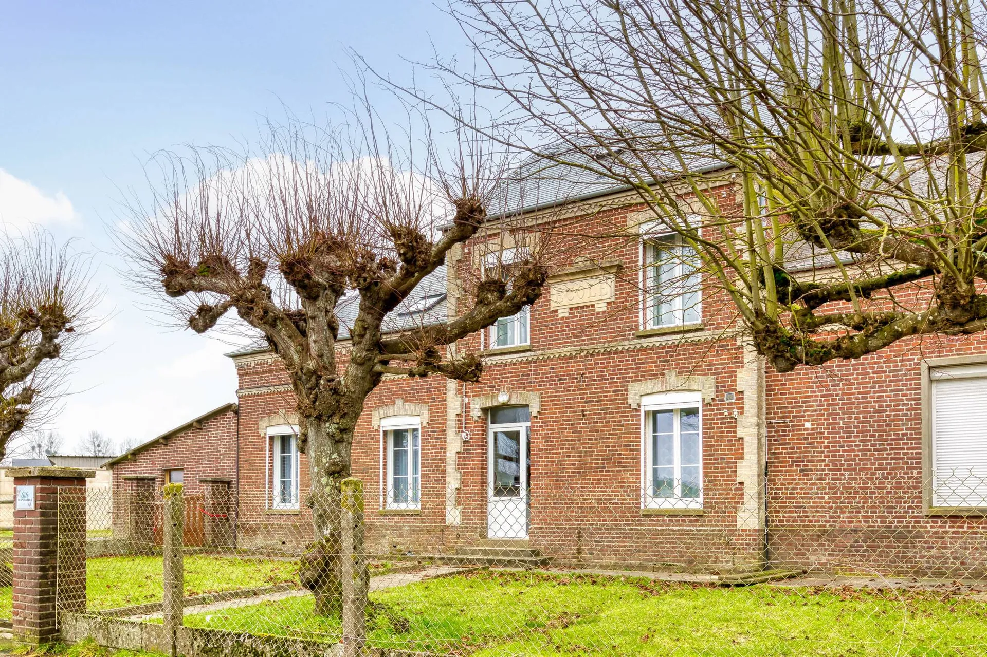 À vendre maisons meublée sur la commune de Petit-Caux 76370.