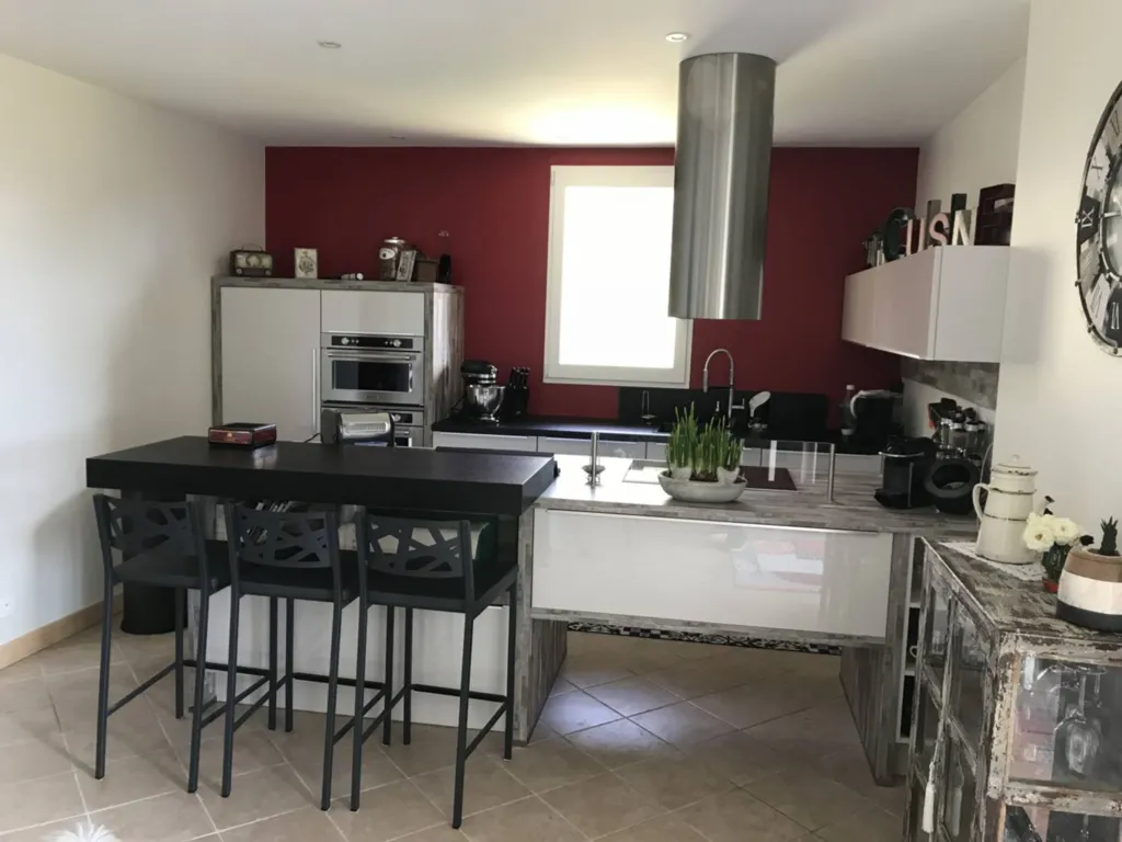 Notre zone d'activité pour ce serviceDemander un devis peinture pour refaire les sols et les murs à Fréjus - Saint Raphaël, Var : rénovation complète avec mise en peinture de qualité et choix de teintes