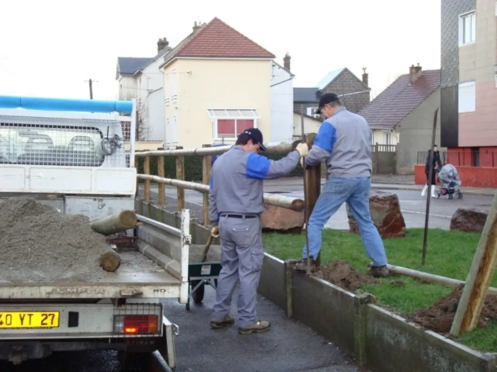 Pose de clôtures bois pour une collectivité