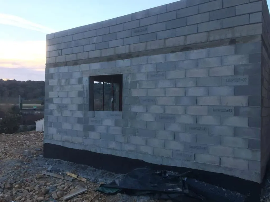 Construction de Garage à Aix-en-Provence : Fondations Solides et Savoir-Faire d'un Maçon Qualifié