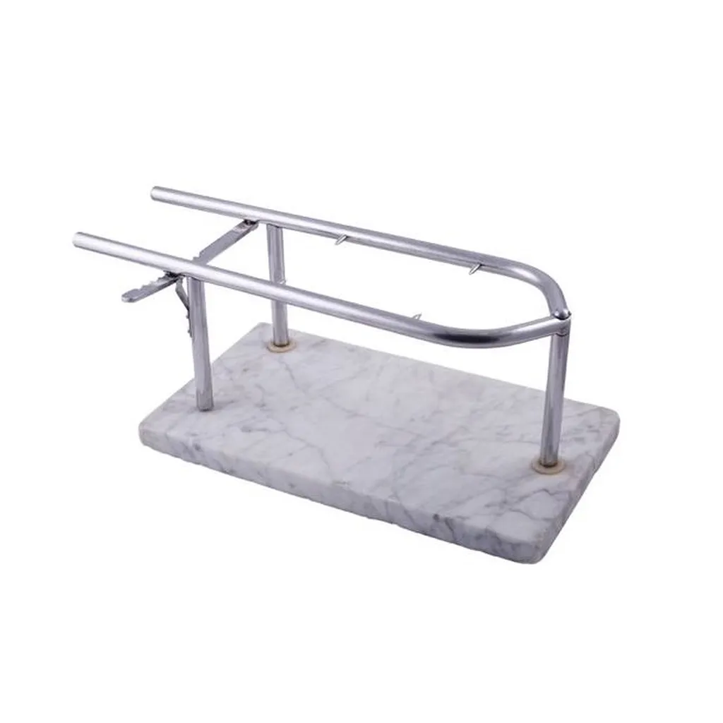 Location d'un serre-jambon pour repas familial à Lyon