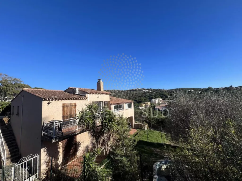 Maison 12 pièce(s) 234 m² Les Issambres (83380)