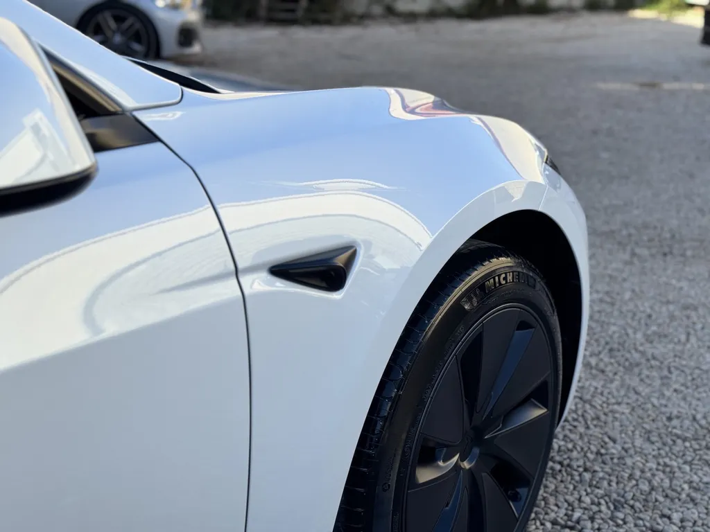 Traitement Céramique sur cette magnifique Tesla model 3 2025 à Carnoux proche de Marseille et d'Aubagne
