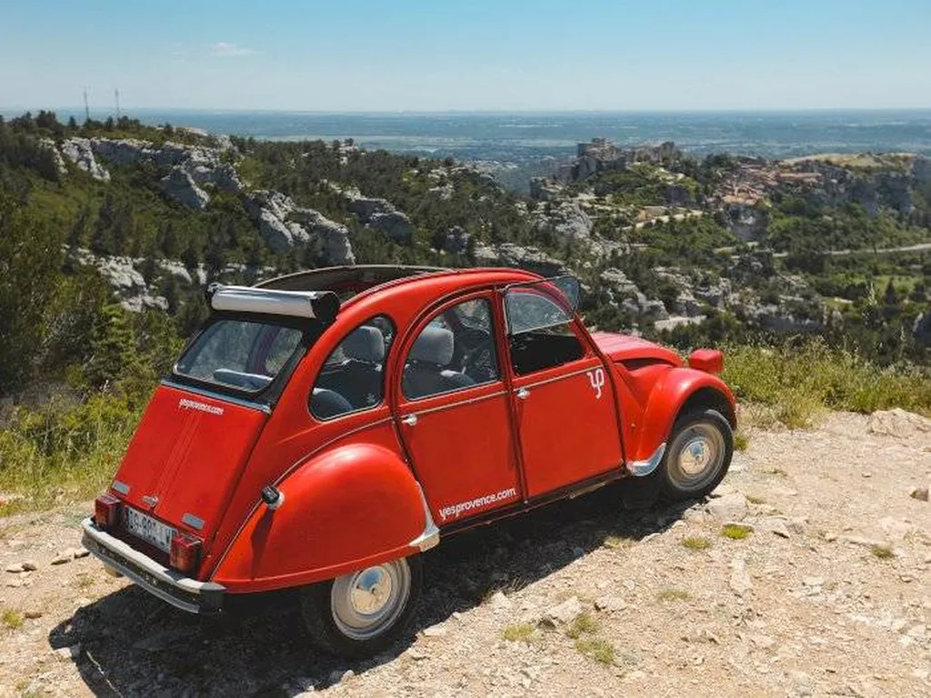 loueur de voitures anciennes et créateur d'expériences en Provence, Vaucluse