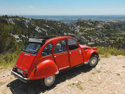 loueur de voitures anciennes et créateur d'expériences en Provence, Vaucluse