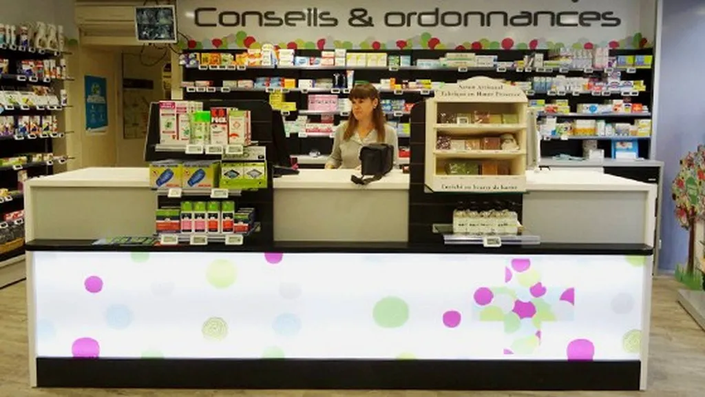décoration de comptoir pharmacie montpellier