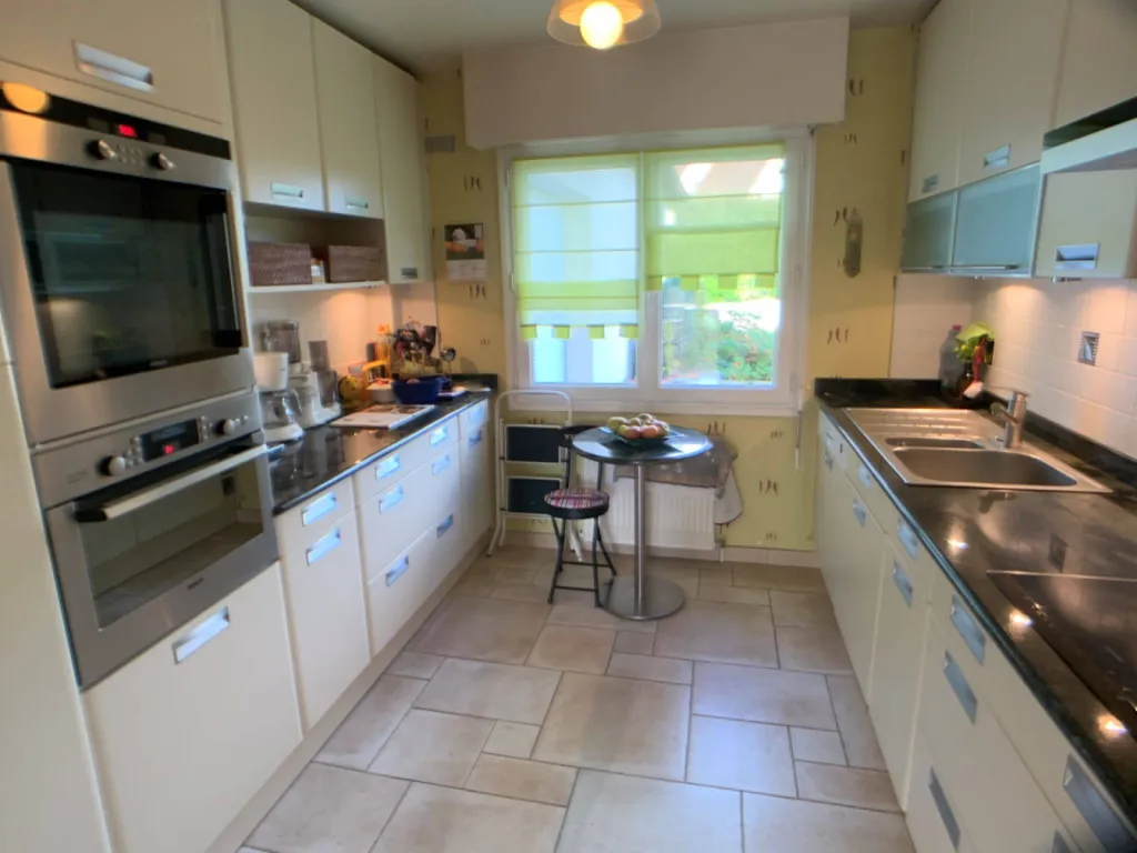 Acheter une magnifique demeure avec piscine à Montigny 76