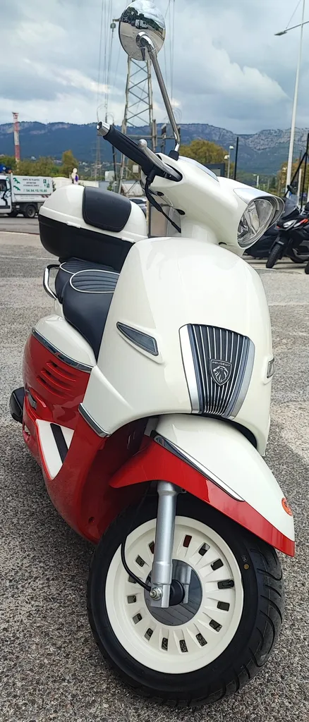 PEUGEOT DJANGO 50 DU 03/2025 AVEC 660 KM
