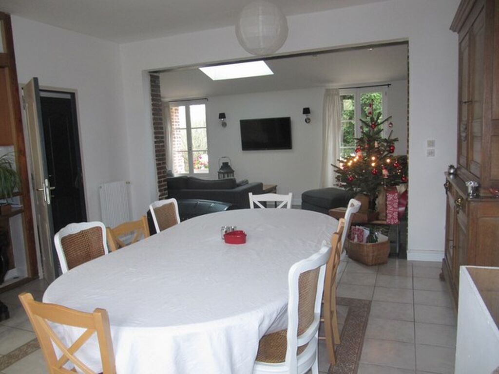 MAISON DE VILLE AVEC JARDIN MEZIDON-CANON