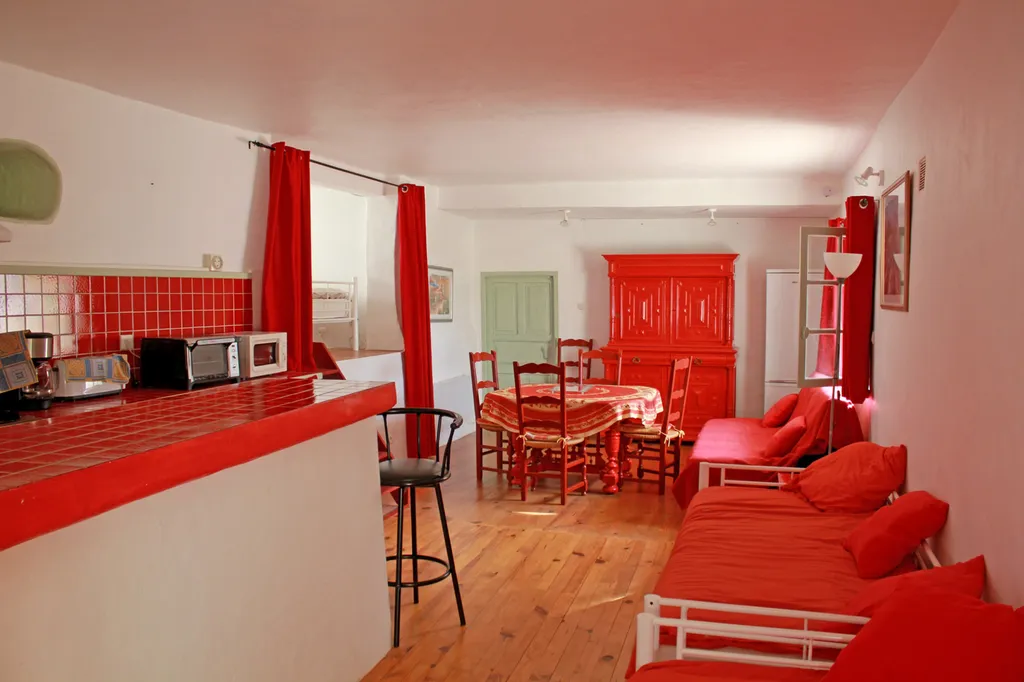 En Drôme provençale, à vendre, beau mas de caractère avec piscine    