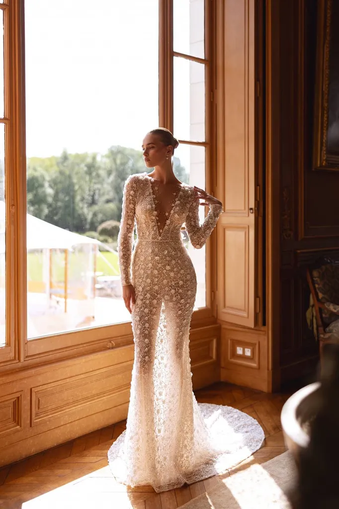 Robe de mariée sirène en perles brillantes à Marseille près d'Aix en Provence
