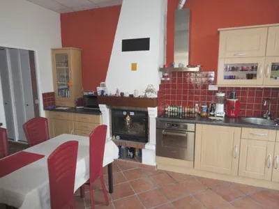  Logement à vendre 3 Roquefort La Bédoule 1er et dernier étage AU COEUR DU VILLAGE