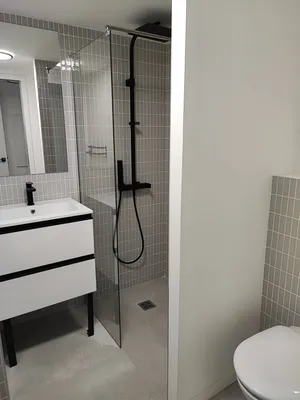 Architecte d’intérieur Marseille : agencement salle de bain douche italienne