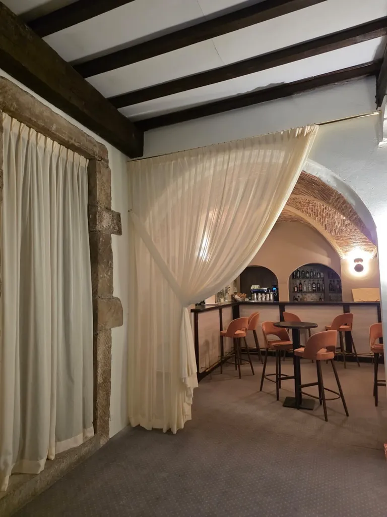 Agencement textile de l’Hôtel Château de Fontager à Serves-sur-Rhône