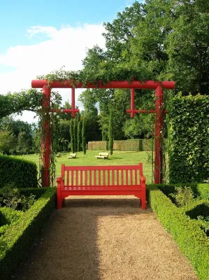 Taille de jardin à la française par un jardinier-paysagiste à Avignon