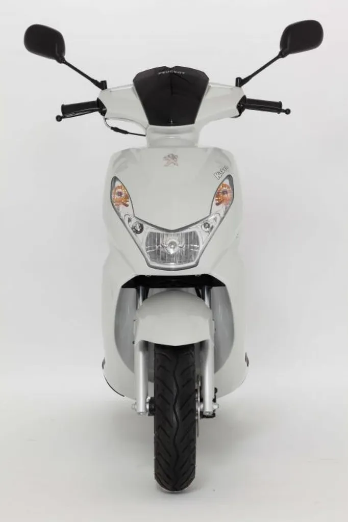Scooter Peugeot Kisbee