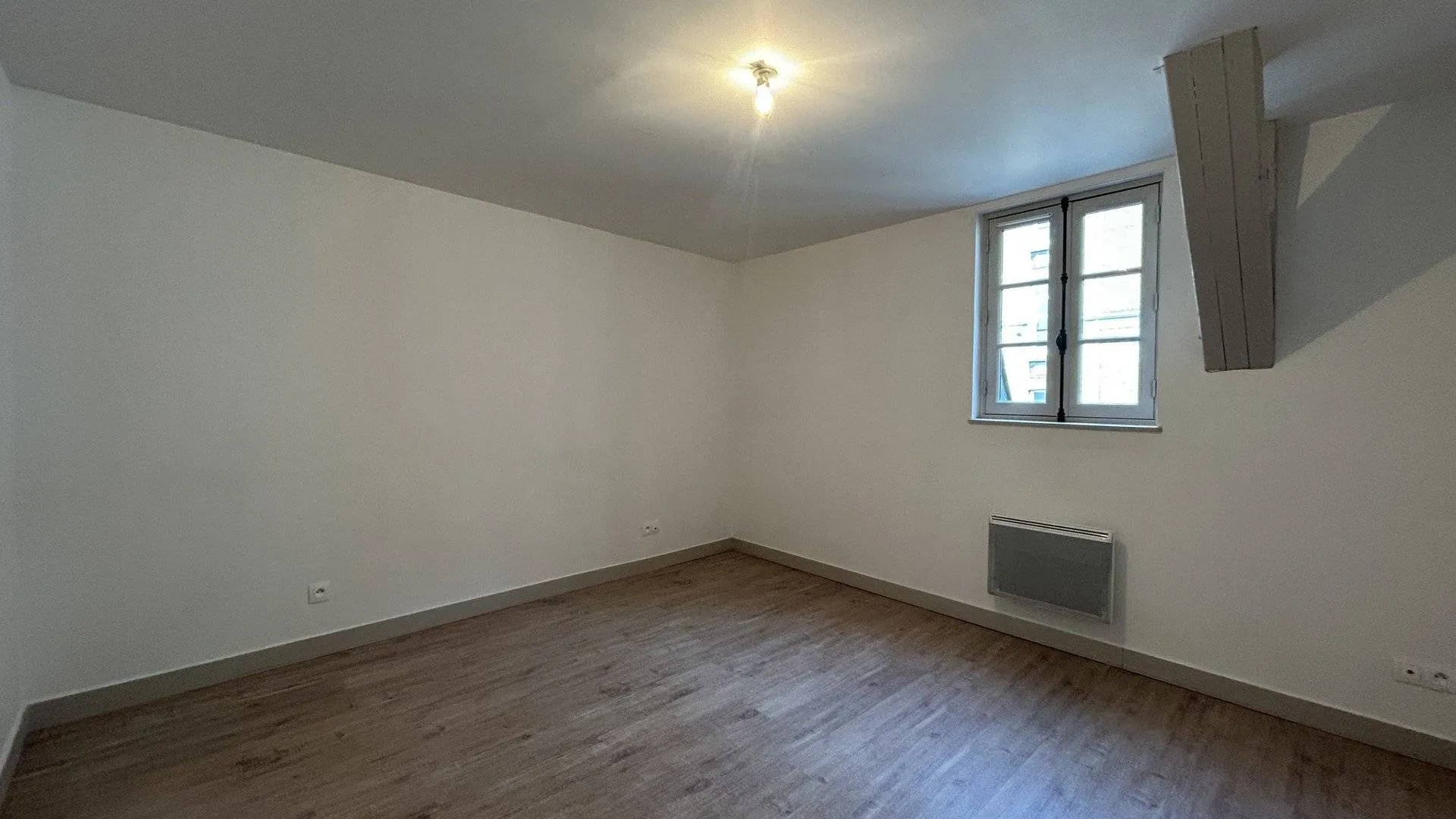 À vendre : Opportunité rare à Dieppe ! Duplex avec entrée indépendante, cuisine aménagée et salle de bains moderne